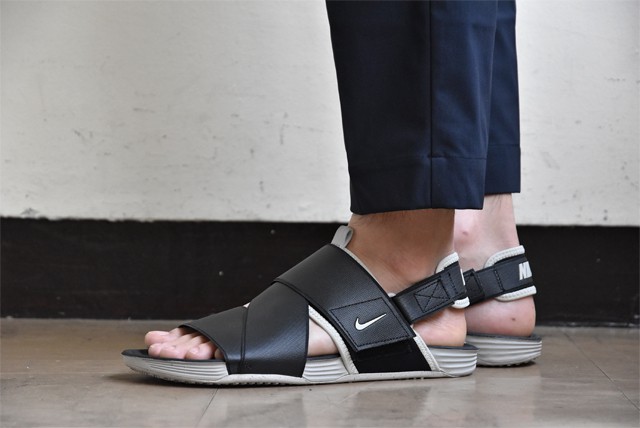 NIKE ナイキ ソーラーソフト サンダル QS FCRB NIKE（ナイキ）の「NIKE SOLARSOFT SANDAL QS ナイキ ソーラーソフト