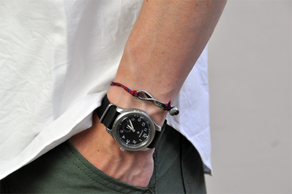 ファッションのインスピレーション ベストブレスレット 腕時計 重ね付け メンズ